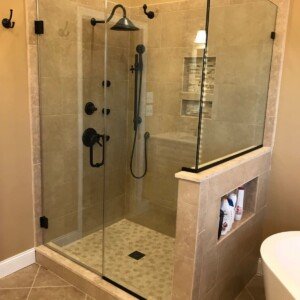 dangrita-stiklas-grudintas-vonios-kambarys-atitvara-dusas-durys-gamyba-montavimas-0005