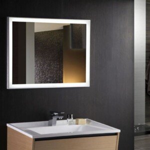 dangrita-veidrodis-skaidrus-keturkampis-led-apsvietimas-aplink-vonios-kambarys-gamyba-montavimas-2200091