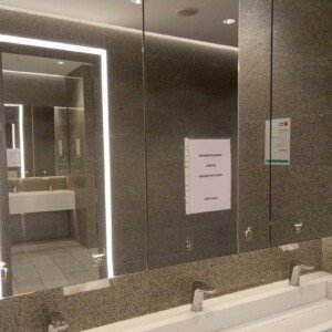 mdglass-dangrita-stiklas-apdirbimas-montavimas-veidrodis-wc-verslo-centras-185333